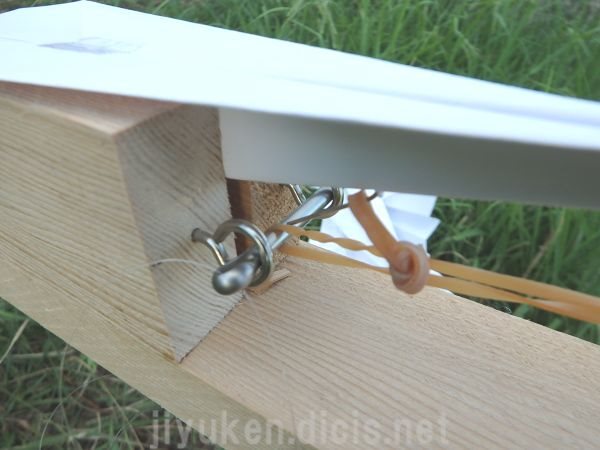 手製飛行機投射システム：紙飛行機カタパルト